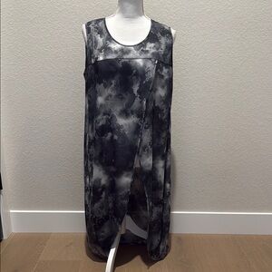 Sympli Black and Gray Sleeveless Scoop Neck Tunic. Size 10.